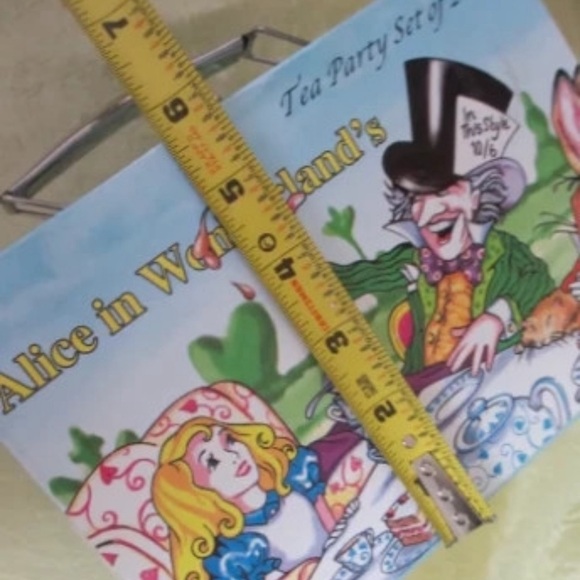 Alice in Wonderland, mad Hatter, white rabbit lunch box tea set - Picture 14 of 14